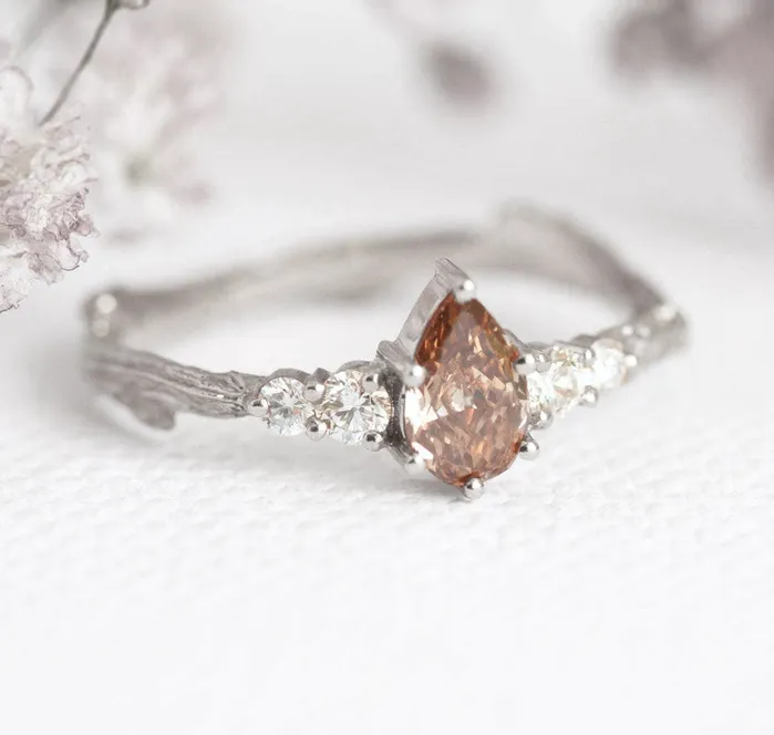 Rings Capucinne Yvonne Diamond Ring