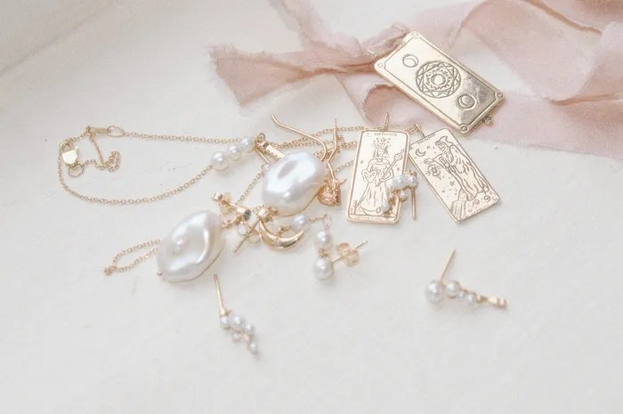 Sofia Zakia Earrings Shimmer Earring Readytoship
